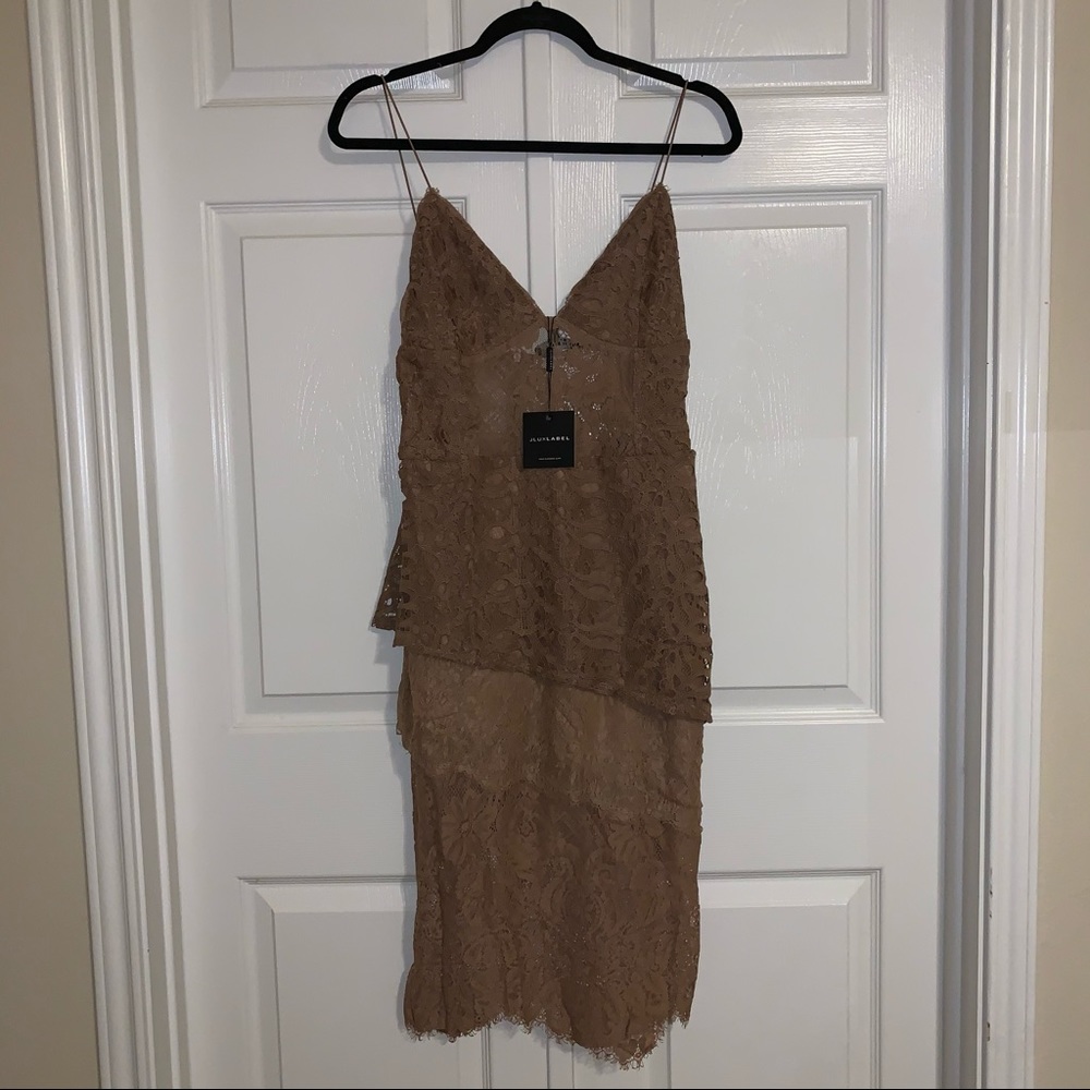 NWT JLUXLABEL Coco Leighton Tiered Lace Dress - Picture 3 of 13